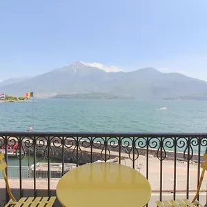 https://la-casa-del-porto-domaso.it-lombardy.com
