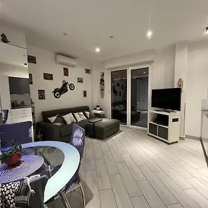 https://casa-di-amos-con-parcheggio-privato.hotelitalianriviera.com